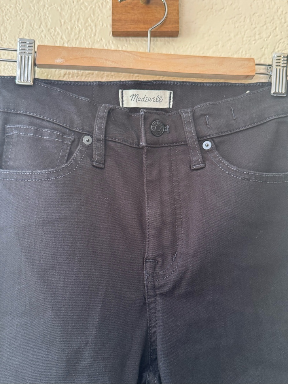 Madewell 10" High-Rise Skinny Jeans in Carbondale Wash - Picture 4 of 10